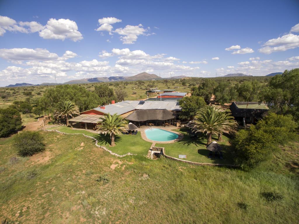 Auas Safari Lodge ウィントフーク エクステリア 写真
