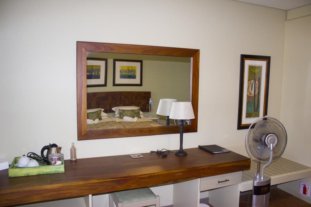 Auas Safari Lodge ウィントフーク エクステリア 写真