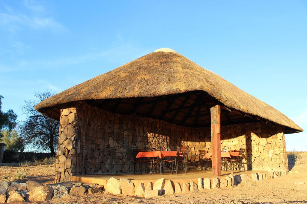 Auas Safari Lodge ウィントフーク エクステリア 写真