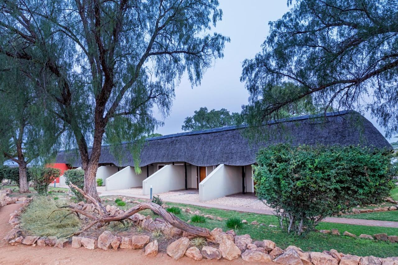 Auas Safari Lodge ウィントフーク エクステリア 写真