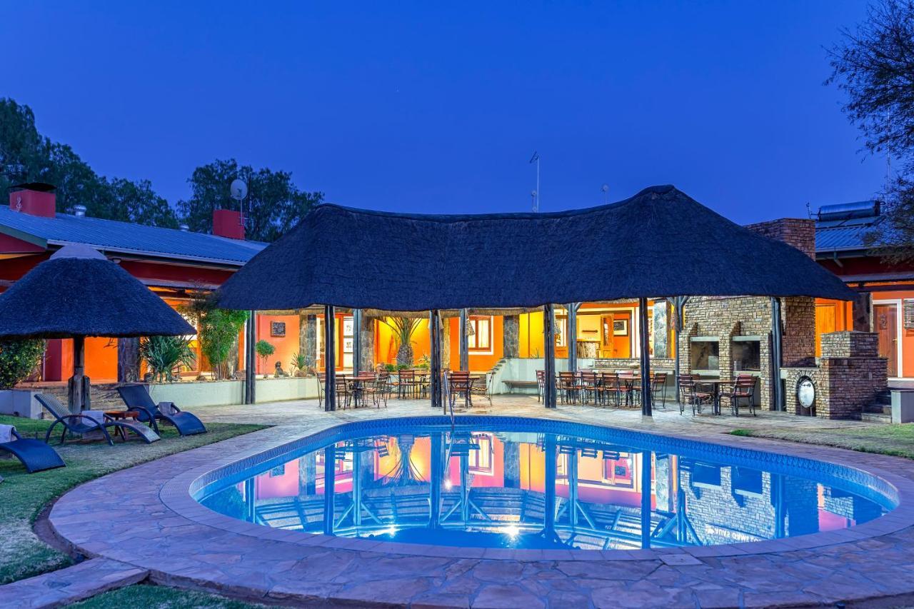 Auas Safari Lodge ウィントフーク エクステリア 写真